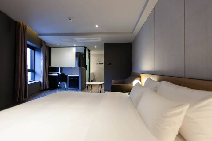 Imagen de la habitación del Hotel Browndot Hotel Hadan. Foto 2