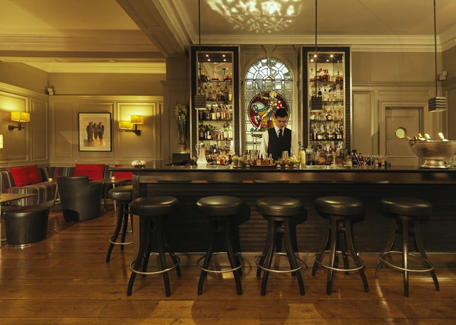 Imagen del bar/restaurante del Hotel Brown's , A Rocco Forte. Foto 1