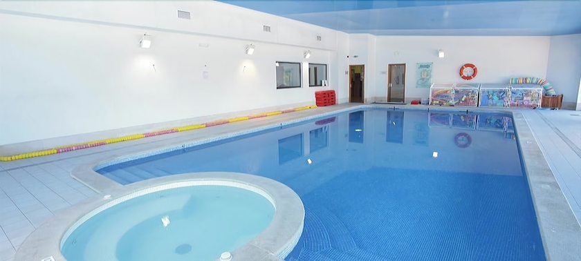 Imagen de la piscina del Hotel Browns Sports Resort. Foto 19