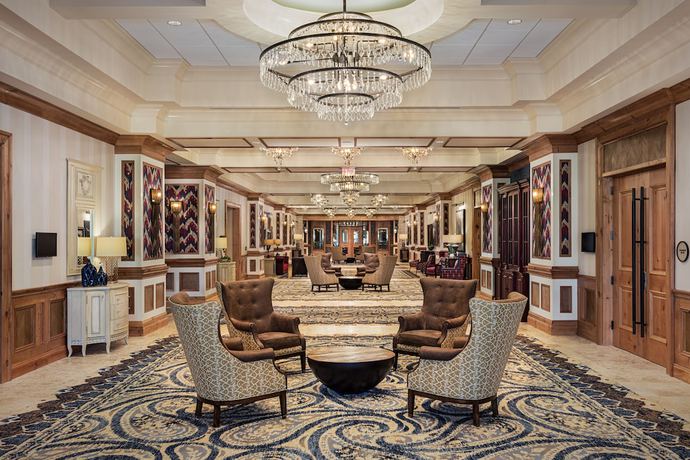 Imagen de los interiores del Hotel Brownwood Hotel and Spa. Foto 16