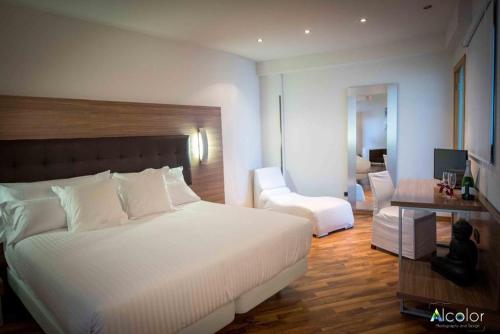 Imagen general del Hotel Bruc. Foto 5