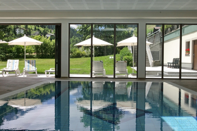 Imagen de la piscina del Hotel Brugger&acute;s Genie&szlig;erhotel Lanersbacherhof. Foto 15