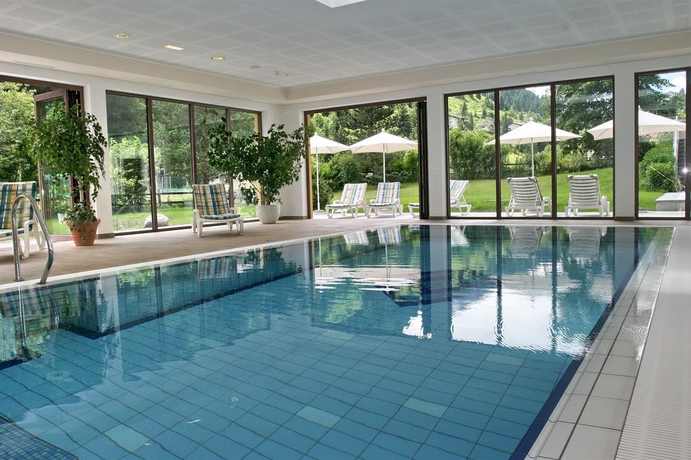 Imagen de la piscina del Hotel Brugger&acute;s Genie&szlig;erhotel Lanersbacherhof. Foto 16