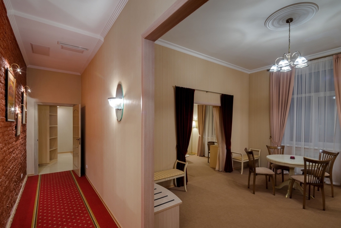 Imagen de los interiores del Hotel Brullov Mansion. Foto 17