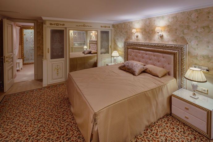 Imagen de la habitación del Hotel Brullov Mansion. Foto 10