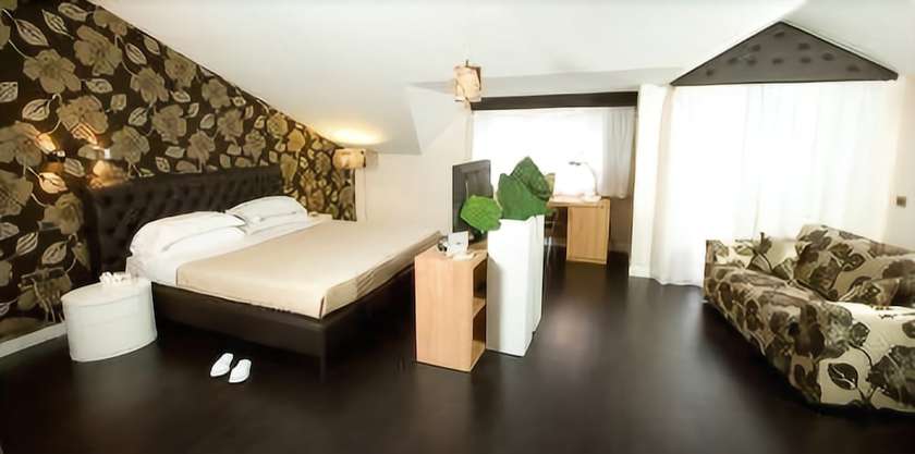 Imagen de la habitación del Hotel Bruman Caserta. Foto 2