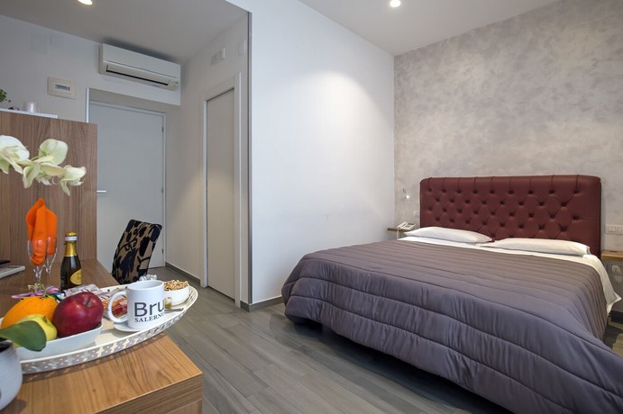 Imagen de la habitación del Hotel Bruman Salerno. Foto 10
