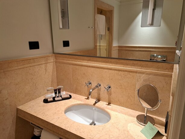 Imagen general del Hotel Brun, Bolonia. Foto 5