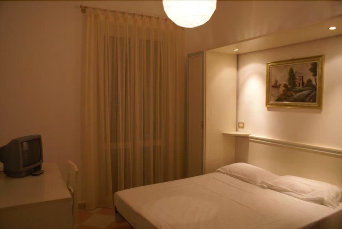 Imagen de la habitación del Hotel Bruna, Martinsicuro. Foto 6