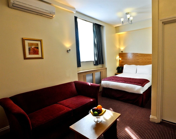 Imagen de los interiores del Hotel Brunel. Foto 15