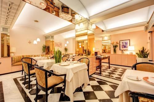 Imagen del bar/restaurante del Hotel Brunelleschi, Mil&aacute;n. Foto 3