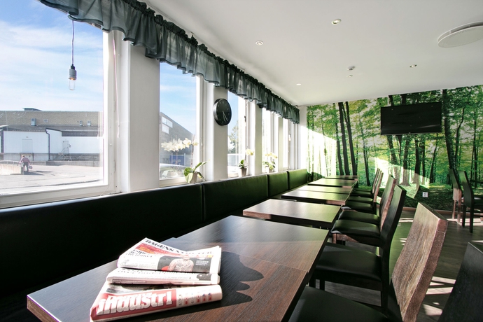 Imagen del bar/restaurante del Hotel Brunnby. Foto 2