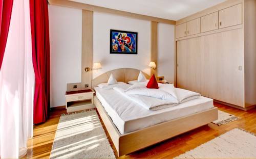 Imagen de la habitación del Hotel Brunner, Merano. Foto 15