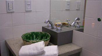 Imagen de la habitación del Hotel Bruno Sebastian. Foto 8