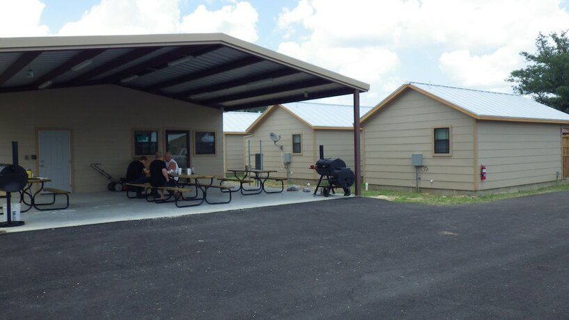 Imagen general del Hotel Brush Country Lodge. Foto 3