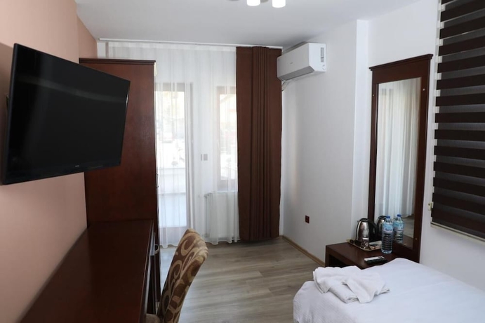 Imagen de la habitación del Hotel Bruti. Foto 11