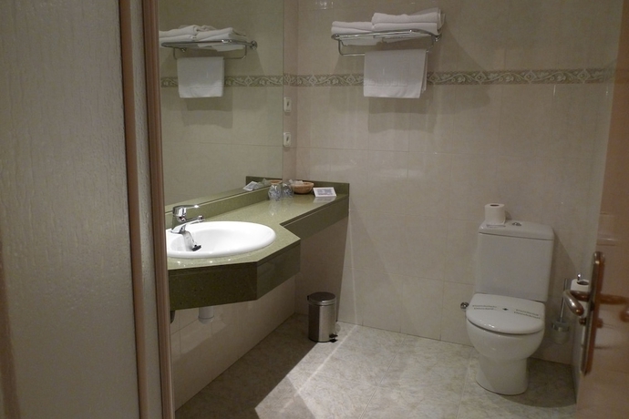 Imagen de la habitación del Hotel Bruxelles. Foto 17