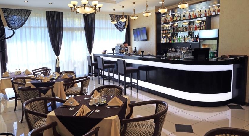 Imagen del bar/restaurante del Hotel Bryansk Hotel. Foto 2