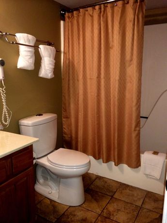 Imagen de la habitación del Hotel Brydan Suites. Foto 9
