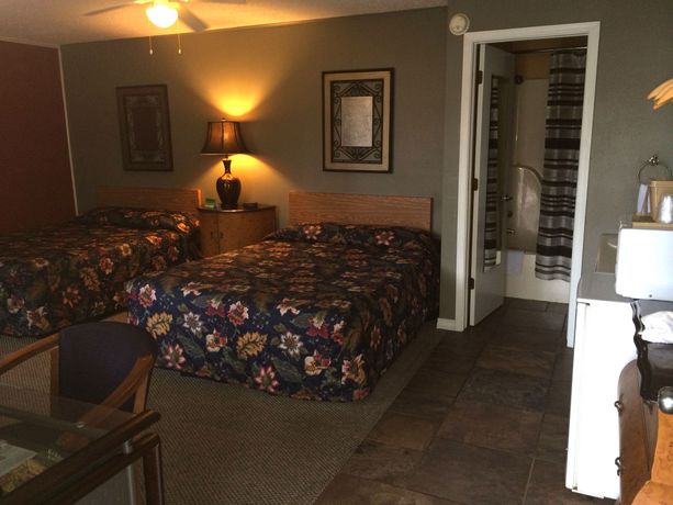 Imagen de la habitación del Hotel Brydan Suites. Foto 14