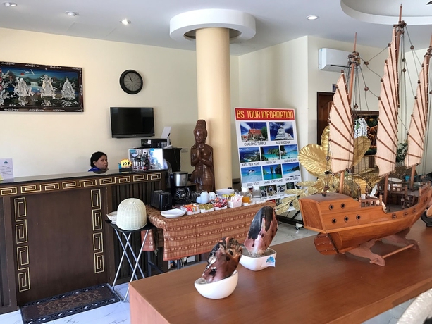 Imagen de los interiores del Hotel Bs Airport At Phuket. Foto 18