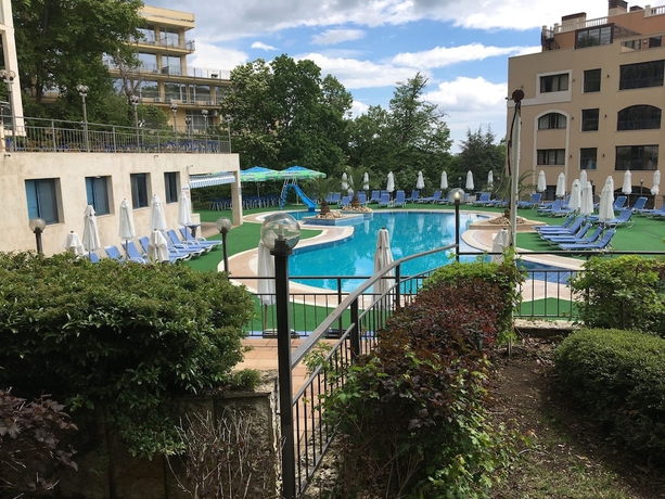 Imagen de la piscina del Hotel Bsa Holiday Park. Foto 19