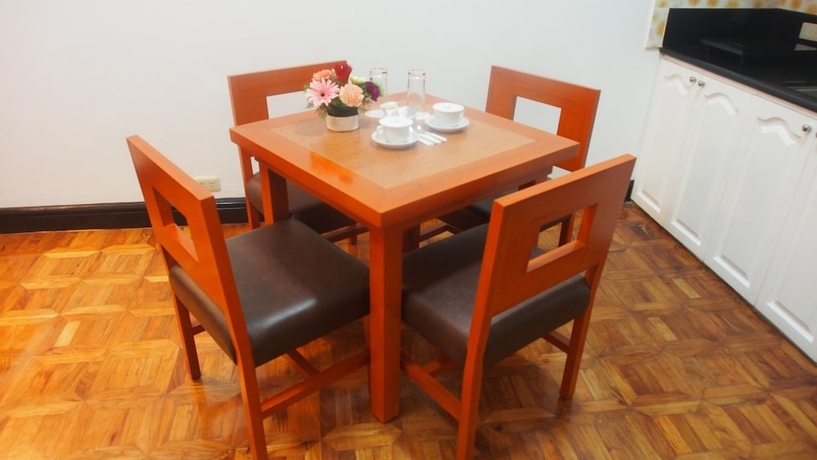 Imagen de la habitación del Hotel Bsa Suites Makati. Foto 17