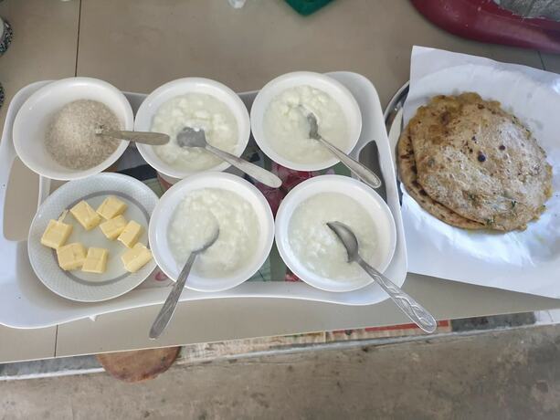 Imagen del bar/restaurante del Hotel Bsr Farms. Foto 15