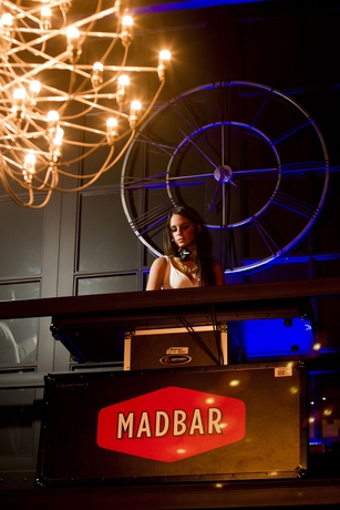 Imagen del bar/restaurante del Hotel Bth - Boutique Concept. Foto 2