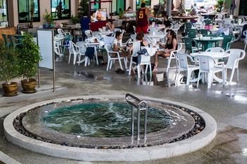 Imagen de la piscina del Hotel Bua Tara Resort. Foto 13