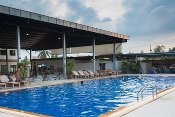 Imagen de los exteriores del Hotel Bua Tara Resort. Foto 6