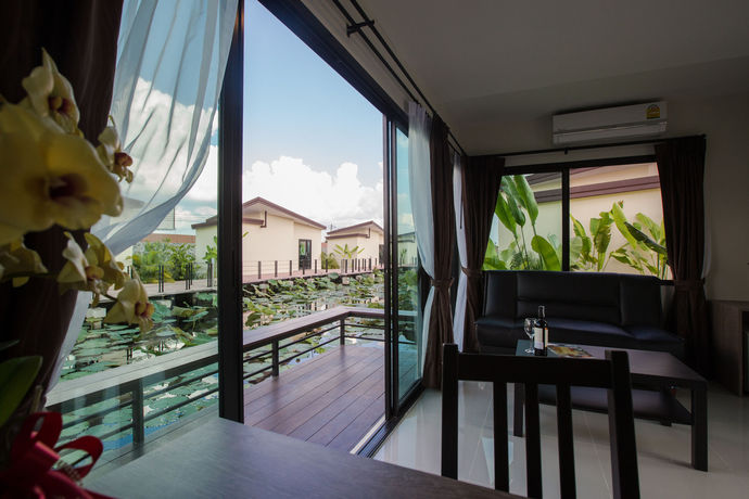 Imagen de los interiores del Hotel Bua Tara Resort. Foto 10