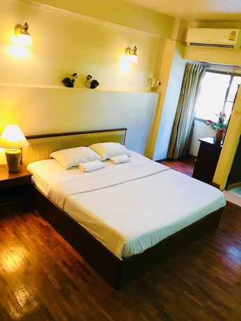 Imagen de la habitación del Hotel Buarawong Residence. Foto 4