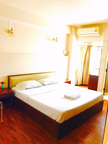 Imagen de la habitación del Hotel Buarawong Residence. Foto 8