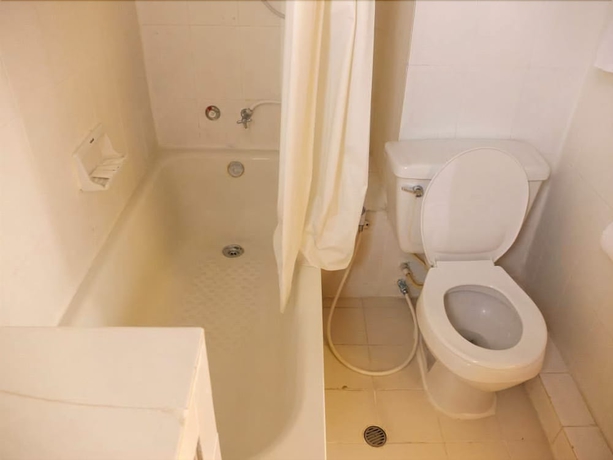 Imagen de la habitación del Hotel Buarawong Residence. Foto 15