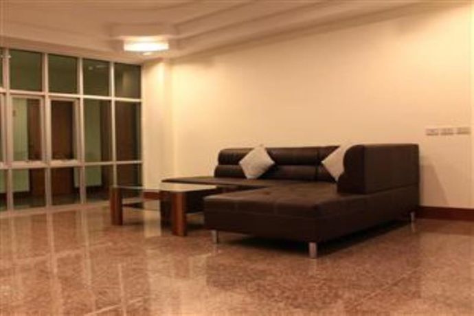 Imagen de los interiores del Hotel Buathip Resort. Foto 14