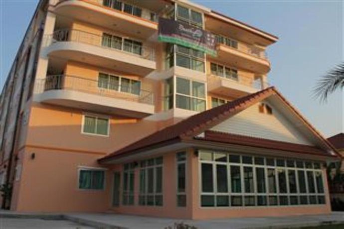 Imagen de los interiores del Hotel Buathip Resort. Foto 16