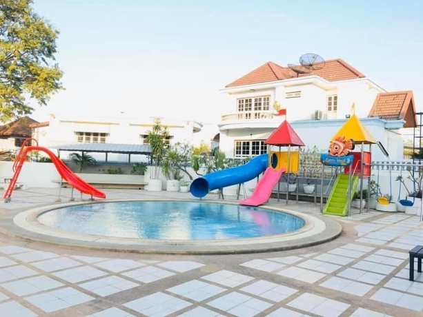 Imagen de la piscina del Hotel Buathong Pool Villa. Foto 19