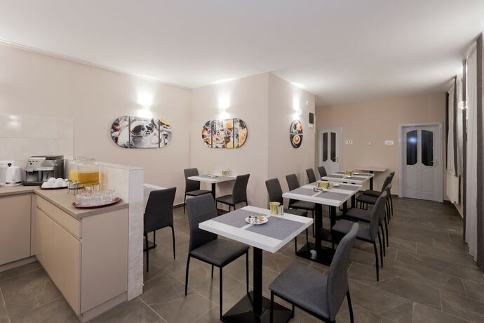 Imagen general del Hotel Bubble and Event Center. Foto 2