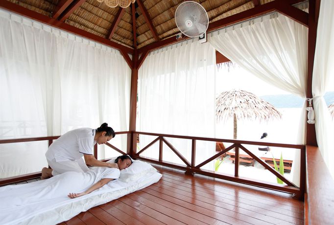 Imagen del bar/restaurante del Hotel Bubu Villa. Foto 2