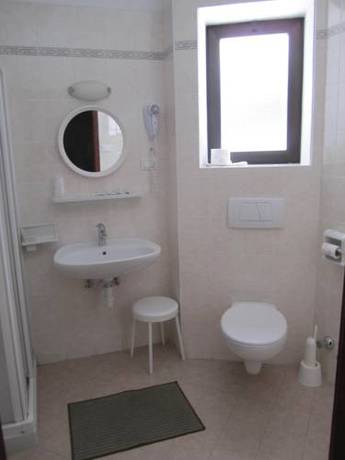 Imagen de la habitación del Hotel Bucaneve. Foto 6