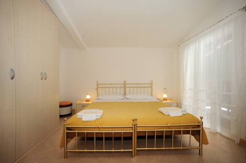 Imagen de la habitación del Hotel Bucaneve. Foto 10