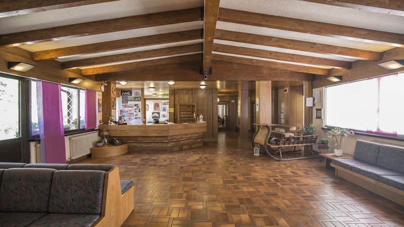 Imagen de los interiores del Hotel Bucaneve. Foto 13