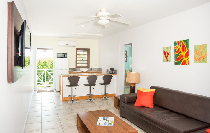 Imagen de los interiores del Hotel Buccaneer Beach Club. Foto 14