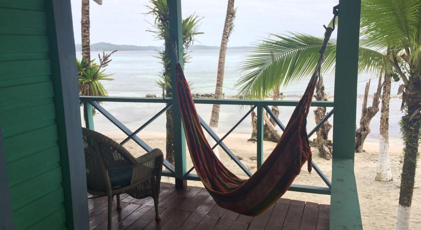 Imagen de los exteriores del Hotel Buccaneer Resort. Foto 9