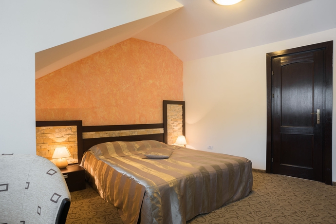 Imagen de la habitación del Hotel Bucegi. Foto 11