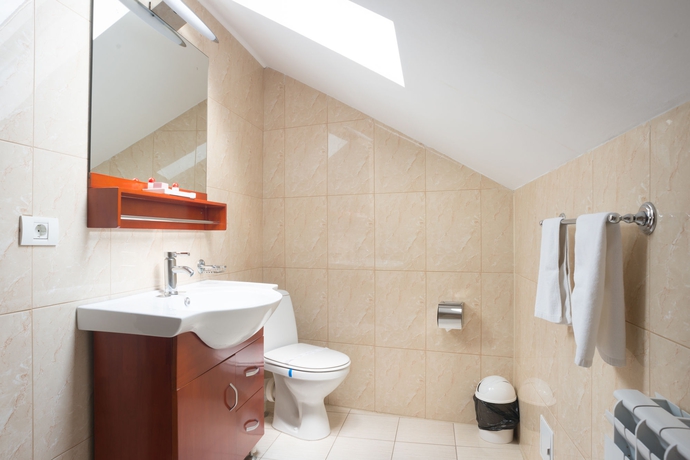 Imagen de la habitación del Hotel Bucegi. Foto 13