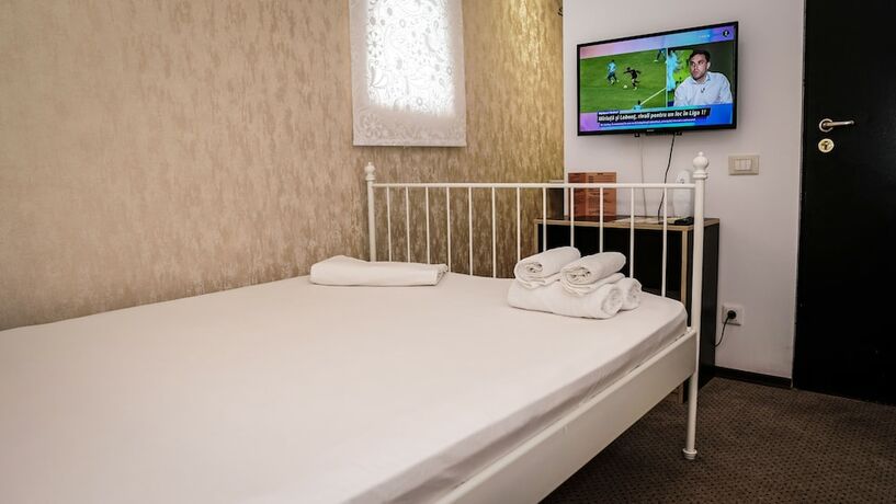 Imagen de la habitación del Hotel Bucharest Center Villa. Foto 14
