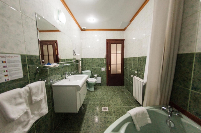 Imagen de la habitación del Hotel Bucharest Comfort Suites. Foto 2