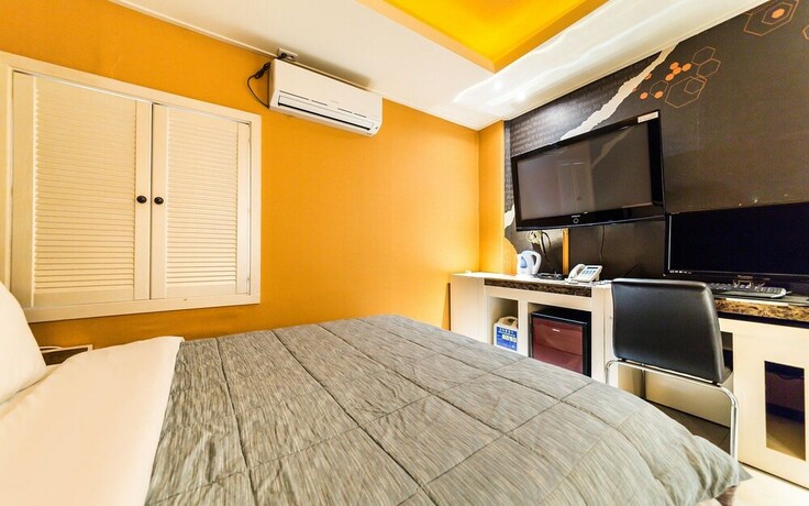 Imagen de la habitación del Hotel Bucheon Alps. Foto 35